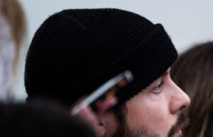 Tim Pool revela que un hombre armado en ‘un vehículo’ abrió fuego en su propiedad