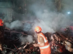 Ver: Incendio masivo en el Thane’s Blue Roof Club durante la recepción de la boda