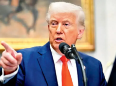 Donald Trump anuncia un bono de 1.776 dólares para las tropas estadounidenses y dice que la economía está fuerte