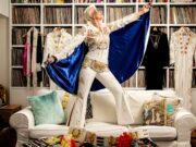 Gastan miles en disfraces y joyas de Elvis Presley. Pero no los llames imitadores