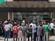Los bancos nigerianos alertan a sus clientes y anuncian el cierre de todas las sucursales