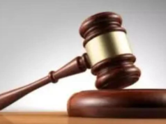 El tribunal absuelve a cuatro acusados de la muerte de un hombre que irrumpió en un taller de Malwani en 2013