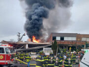 Explosión en residencia de ancianos de Filadelfia mata a dos personas; Otros atrapados dentro