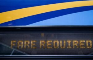 Mamdani admite que no tiene idea de cómo financiar los autobuses gratuitos