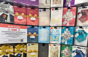 Ciudadanos letones que se encuentran aquí ilegalmente son arrestados por presunto fraude con tarjetas de regalo por valor de 14 millones de dólares