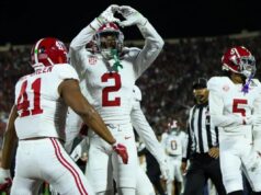 Alabama se recupera del déficit para empatar a Oklahoma en el entretiempo con pick-six