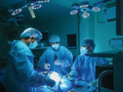 Los médicos descubren que una mujer con molestias persistentes en el cuello tenía un nódulo folicular en la tiroides