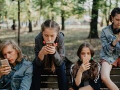 El 64% de los estadounidenses apoya la prohibición de que los adolescentes accedan a las redes sociales