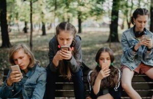 El 64% de los estadounidenses apoya la prohibición de que los adolescentes accedan a las redes sociales