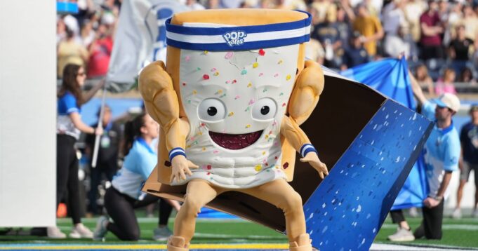 La decisión del Notre Dame Pop-Tarts Bowl bajo más críticas después de que se revelaran las calificaciones