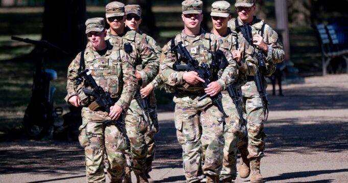 Las descalificaciones del reclutamiento militar de EE. UU. enumeran exenciones en medio de temores sobre la Tercera Guerra Mundial