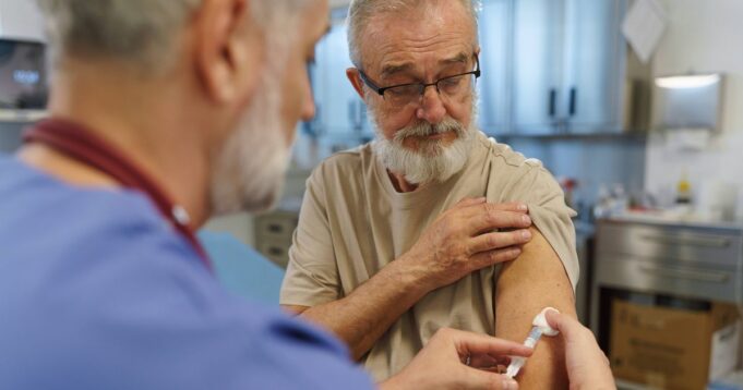 Se implementa el consejo de gripe de 24 horas a medida que las admisiones hospitalarias aumentan un 9%