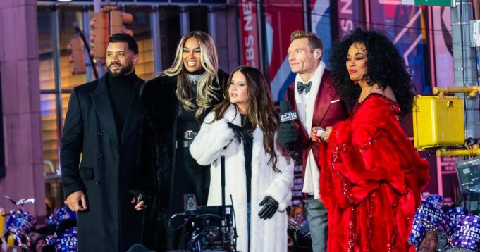 Las acciones de Russell Wilson se hunden aún más mientras la aparición de Nochevieja es troleada despiadadamente