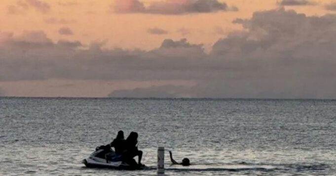 Escalofriantes últimas palabras de una abuela muerta en un horroroso ataque de tiburón mientras le arrancaban el brazo en las Islas Vírgenes de EE. UU.
