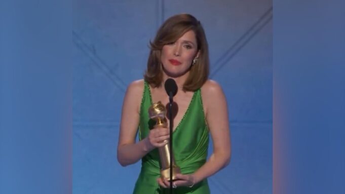 El saludo perfecto de Rose Byrne a su marido en los Globos de Oro