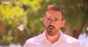 El alcalde “realmente lo siente” después de que los funcionarios del consejo vaciaran la piscina inflable de un niño