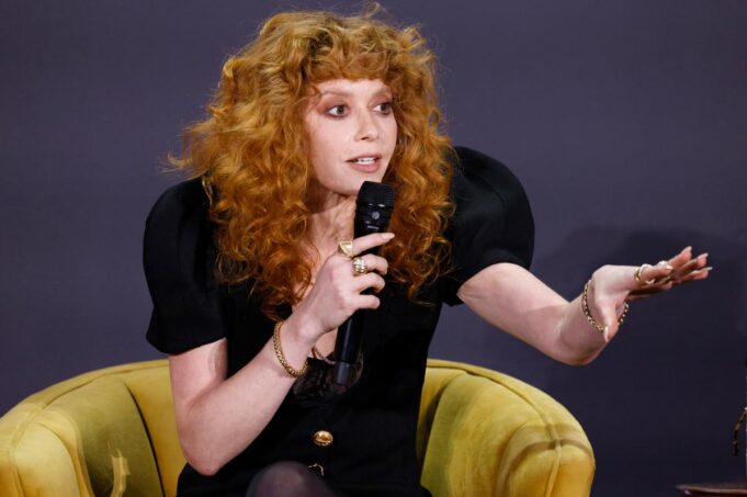 Natasha Lyonne revela recaída después de 10 años de sobriedad