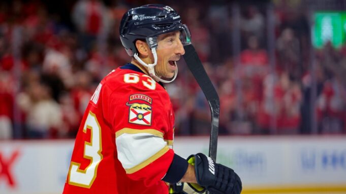 Brad Marchand de los Panthers no enfrentará audiencia por codo a cabeza
