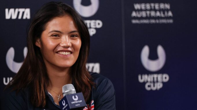 Emma Raducanu se retira de la United Cup mientras GB comienza ganando