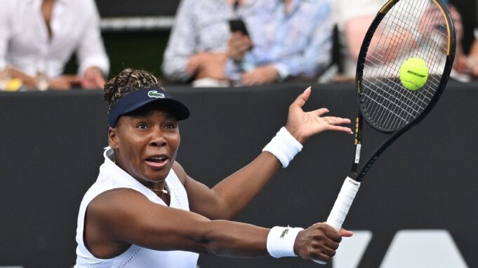 Venus Williams pierde en 3 sets en Auckland en su debut individual en 2026