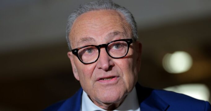 Schumer revela las 4 preguntas alarmantes que el gobierno de Trump se niega a responder sobre Venezuela