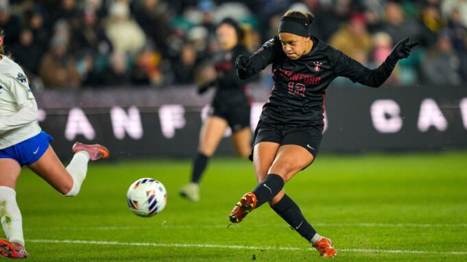 Donavan Phillip de NC State y Jasmine Aikey de Stanford ganan el Trofeo Hermann