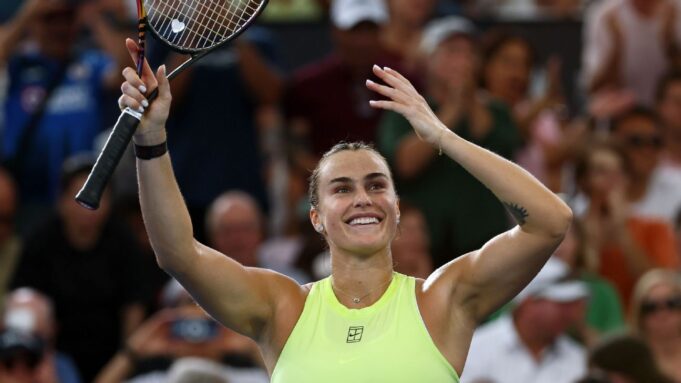 Aryna Sabalenka gana la final de Brisbane en medio de tensiones con Marta Kostyuk