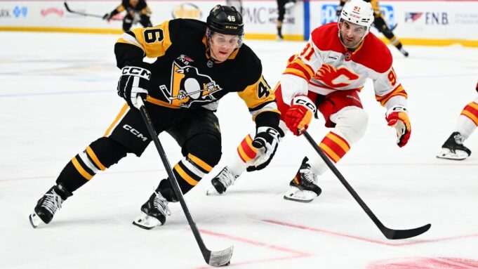 Los Penguins firman al versátil delantero Blake Lizotte con una extensión de contrato de 3 años
