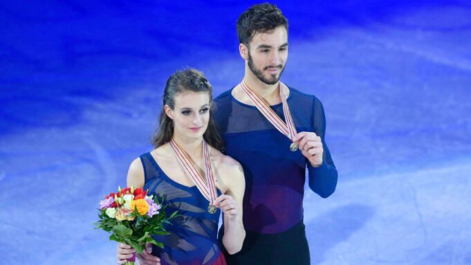 Gabriella Papadakis dice que perdió su trabajo olímpico en NBC por un libro