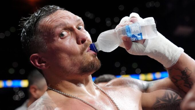 Oleksandr Usyk apuntado a una pelea récord en YouTube