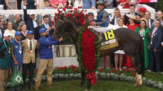 Entrenador Bill Mott, grandes ganadores de Soberanía en los Premios Eclipse
