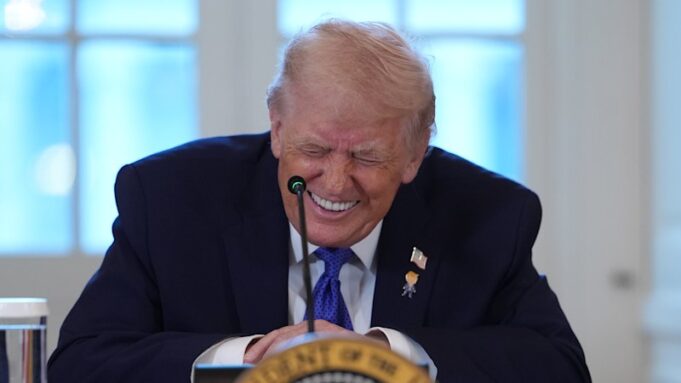 Donald Trump dice que aceptaría el Premio Nobel de la Paz de manos de María Corino Machado en 2025