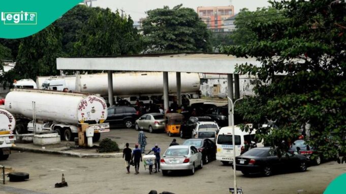 Los precios del combustible aumentan en depósitos privados debido al cierre de la unidad de gasolina de la refinería de Dangote