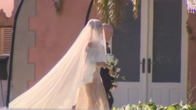 El capitán de Matildas, Sam Kerr, y Kristie Mewis se casan en Perth en la víspera de Año Nuevo