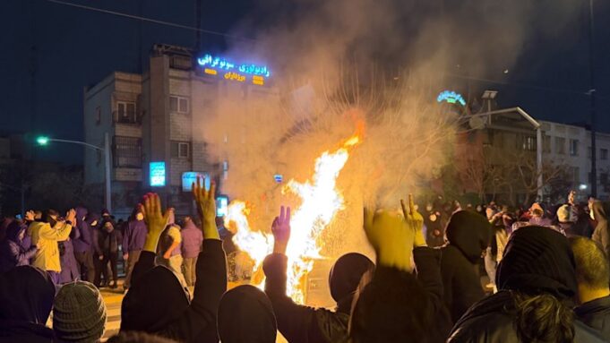 Irán aplastó un levantamiento ciudadano con fuerza letal