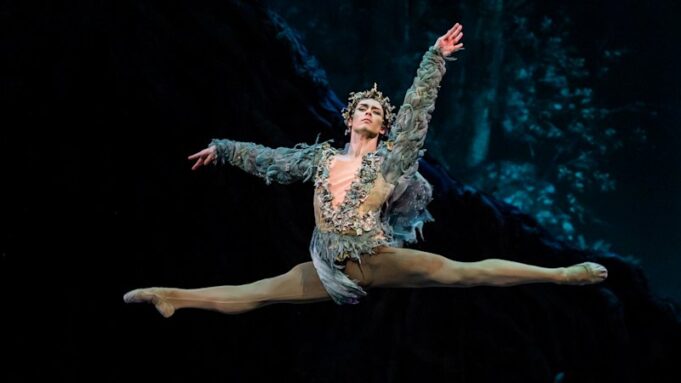 El viaje del australiano Calvin Richardson desde la Victoria regional hasta el bailarín principal