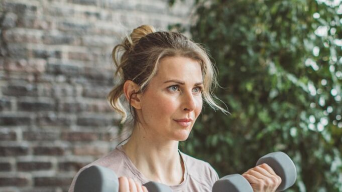 Las siete reglas de fitness de Caroline Idiens para un cuerpo más fuerte en 2026