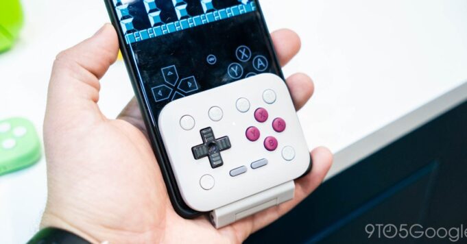8BitDo Flip Pad es un controlador emulador de Android perfectamente portátil