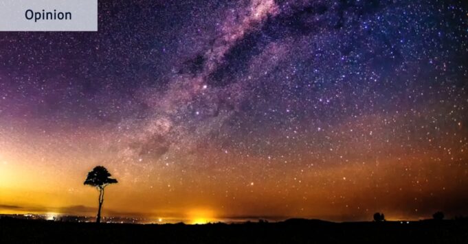El cielo nocturno y las estrellas nos invitan a un espacio sagrado por dentro y por fuera.