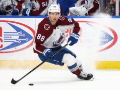 Martín Necas, estrella de Avalanche, baja por lesión en la parte inferior del cuerpo