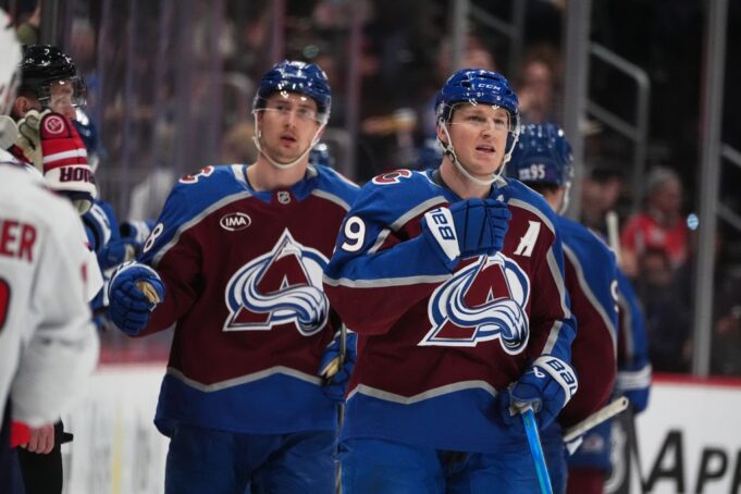Nathan MacKinnon lidera la victoria de Avalanche por 5-2 sobre Capitals