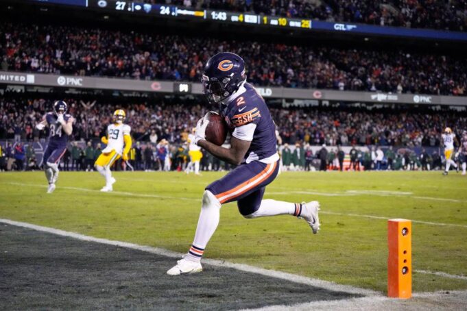 Caleb Williams reúne a los Bears para ganar los playoffs de la NFL sobre sus rivales Packers