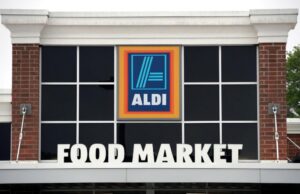 Los presupuestos familiares están ajustados y el tendero de gangas Aldi aprovecha el momento para una rápida expansión
