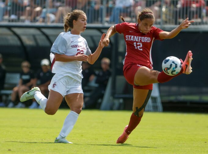 La novata del Summit FC, Jasmine Aikey, gana el Trofeo Hermann como mejor jugadora del fútbol universitario