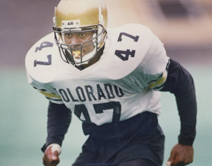 Chris Hudson de CU Buffs seleccionado para el Salón de la Fama del fútbol americano universitario