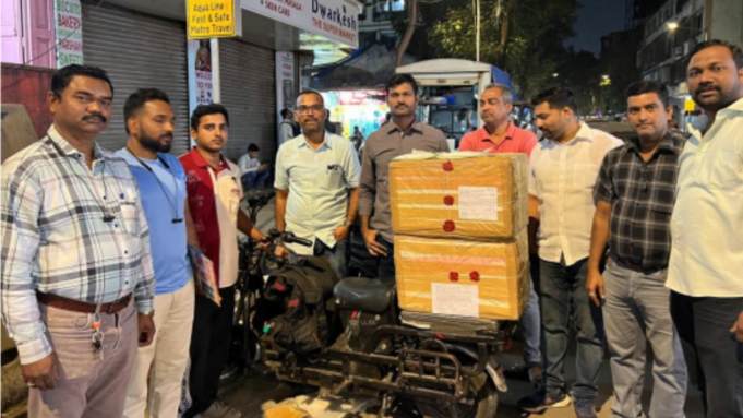 La policía de Mumbai incauta 384 cigarrillos electrónicos y 2.880 cápsulas por valor de 42 rupias lakh; uno sostenido
