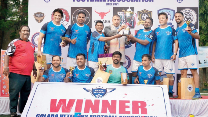 Colaba Bulls venció a Colaba Sharks 2-0 en la final de fútbol de veteranos