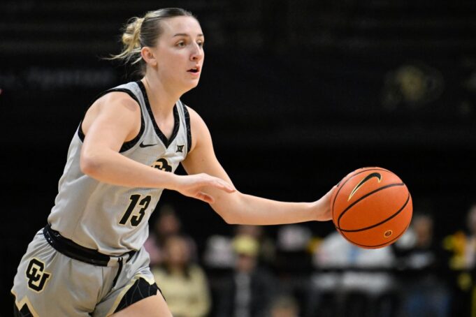 Maeve McErlane asume el puesto titular en el baloncesto femenino de Colorado