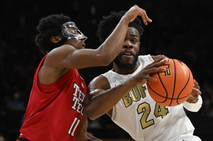 El baloncesto de Colorado intenta endurecerse contra el vidrio