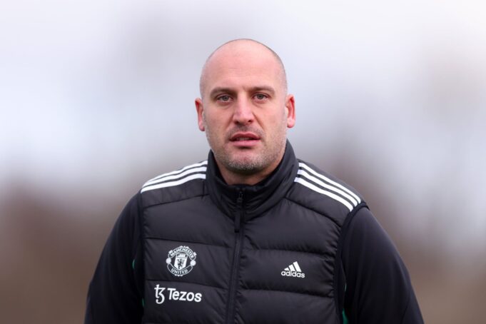 El ex entrenador del Manchester United deja su nuevo cargo después de solo cuatro meses, el regreso de Carrington tiene sentido